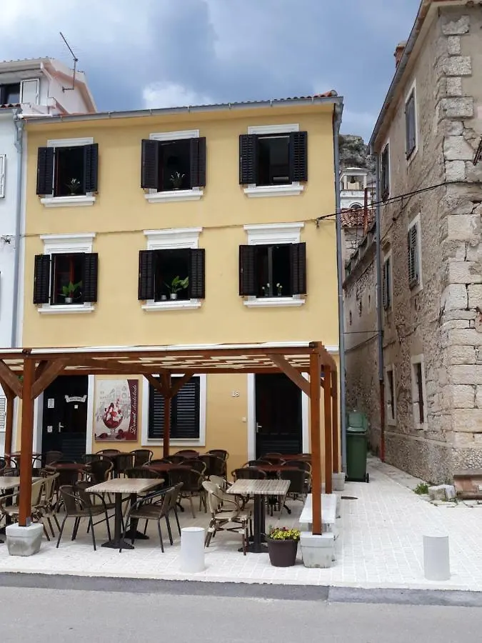 Seafront Apartment Riva Novigrad