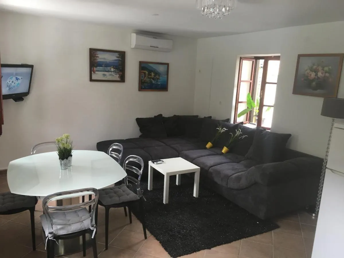 Seafront Apartment Riva Novigrad