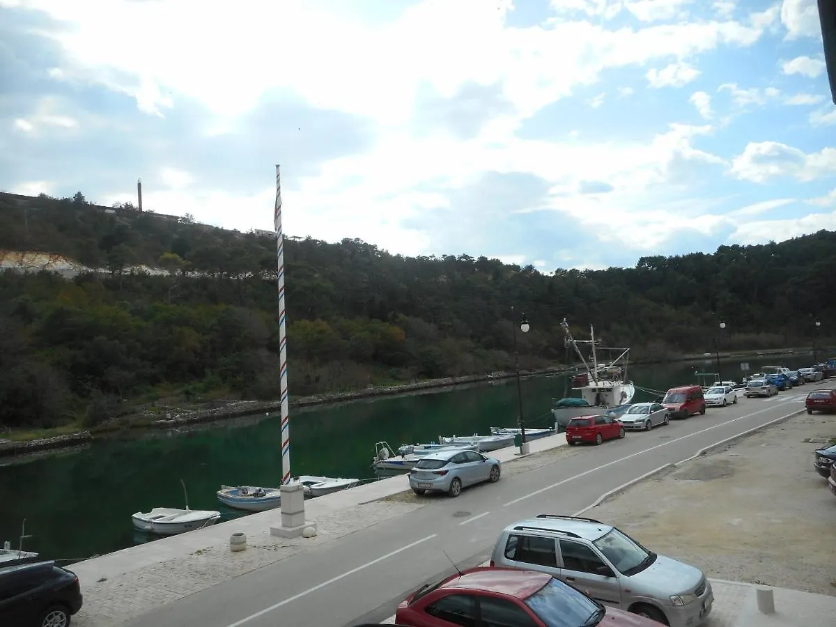 Seafront Apartment Riva Novigrad   Novigrad (Dalmatia)