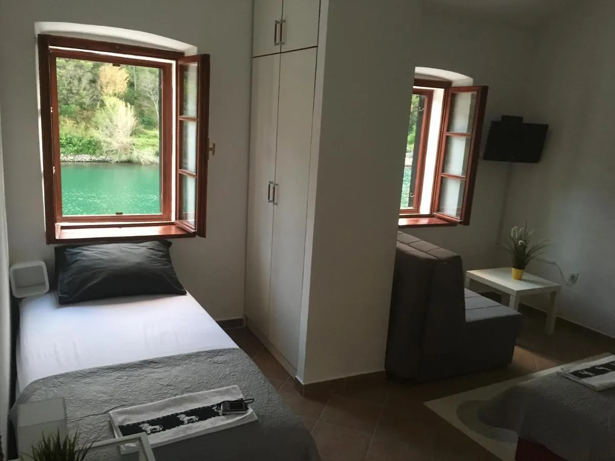 Seafront Apartment Riva Novigrad