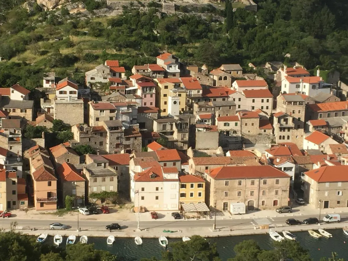 Seafront Apartment Riva Novigrad